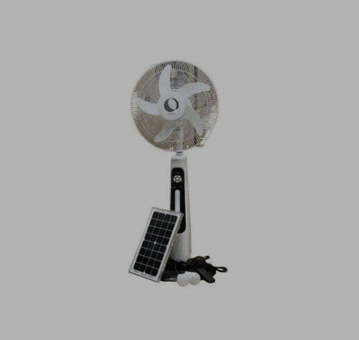 🔋❄ No Light, No Worries – Stay Cool with Our Rechargeable Standing Fan!